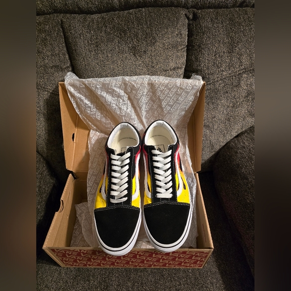 Vans Old Skool(Flame)Black and Tru White Flame Design Sneakers - Picture 3 of 7